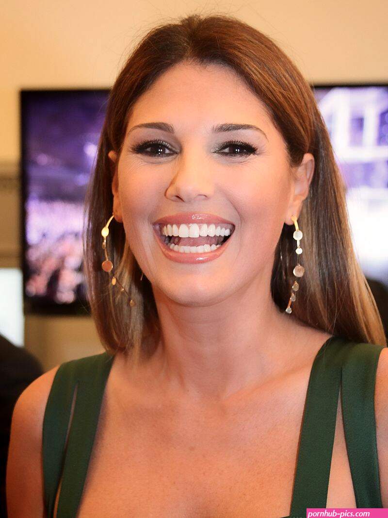 titties latina