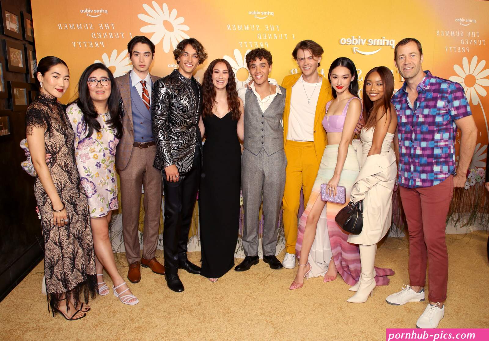 christopher briney height