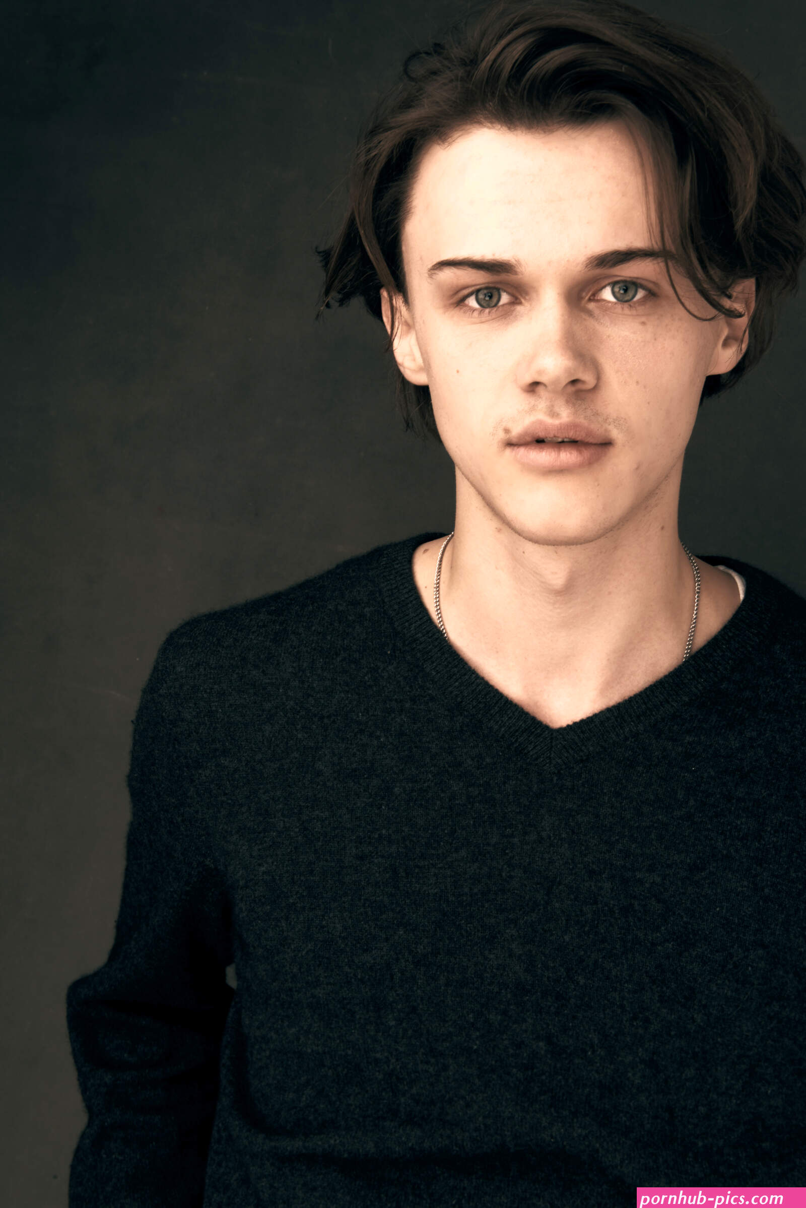 christopher briney height