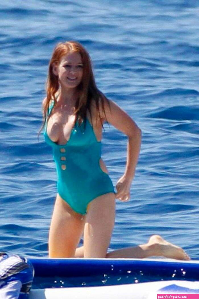 islafisher nude