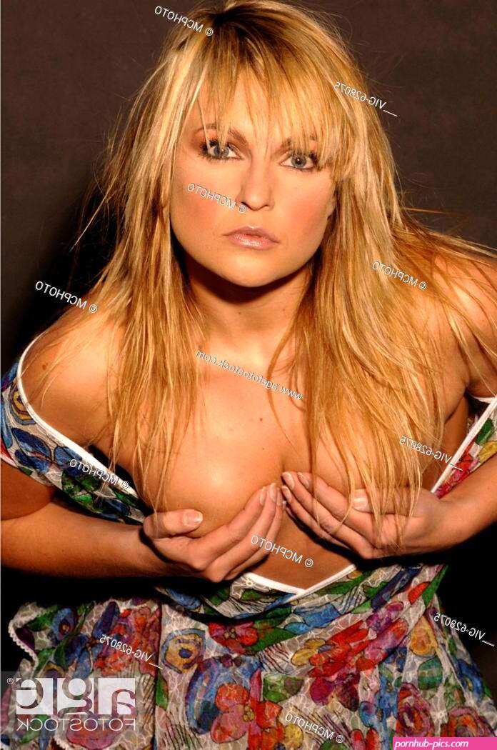 blonds boobs