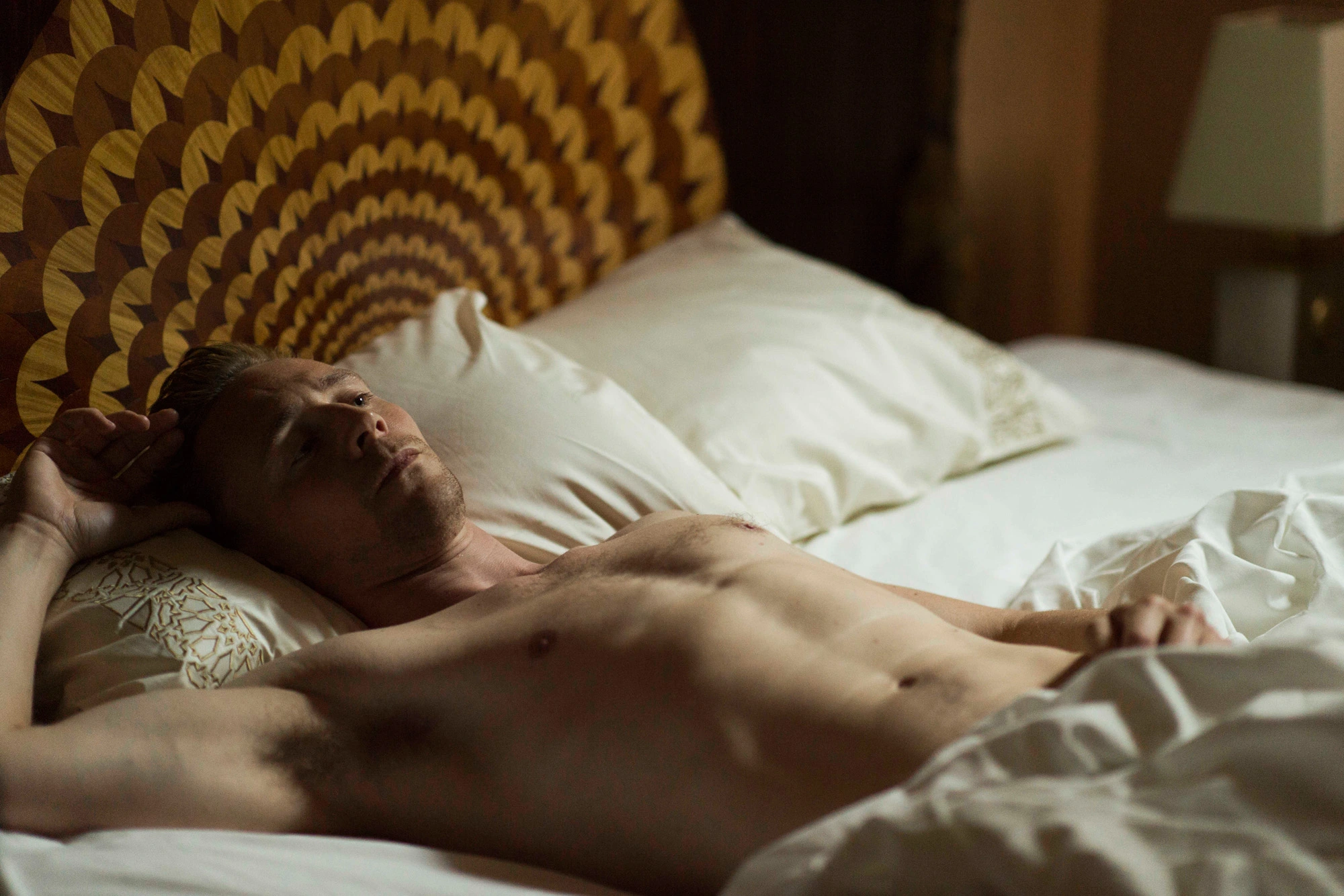 tom hiddlestone nude