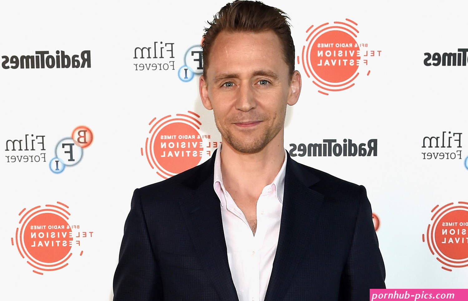 tom hiddlestone nude