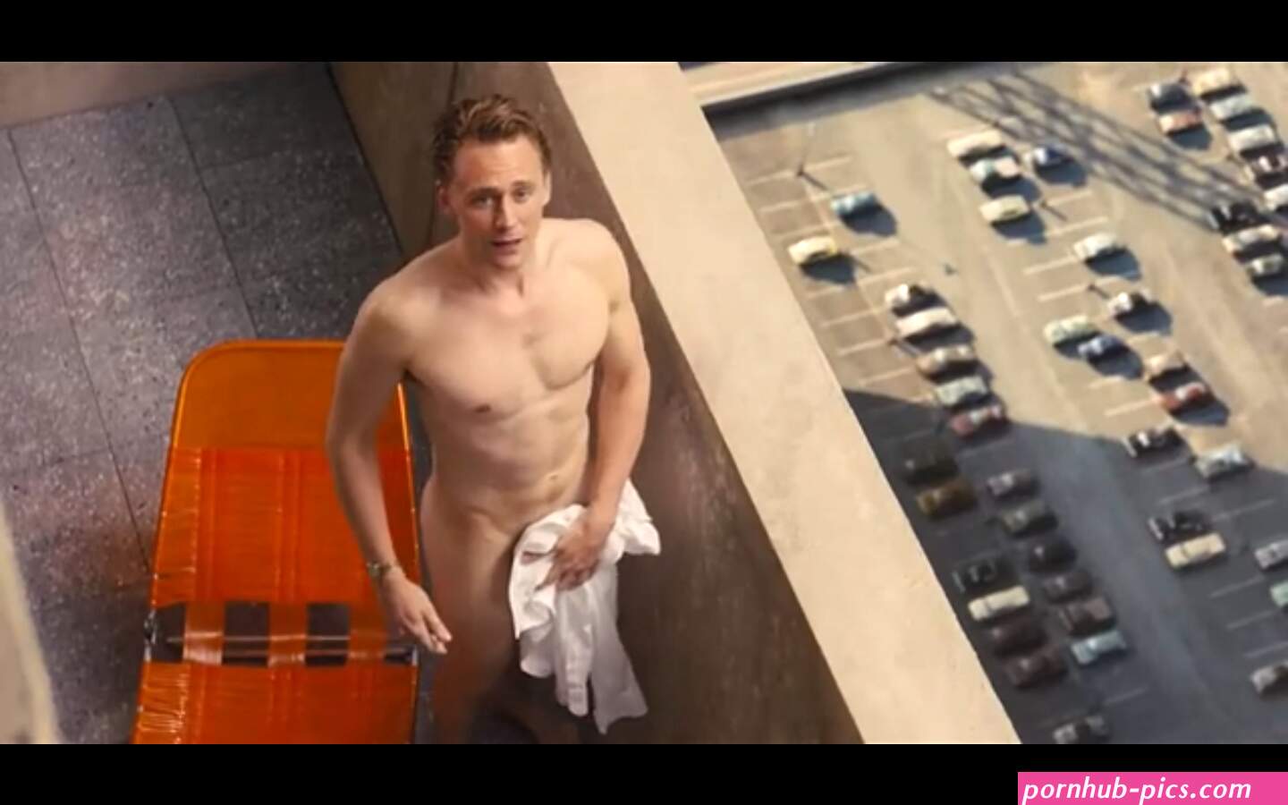 tom hiddlestone nude