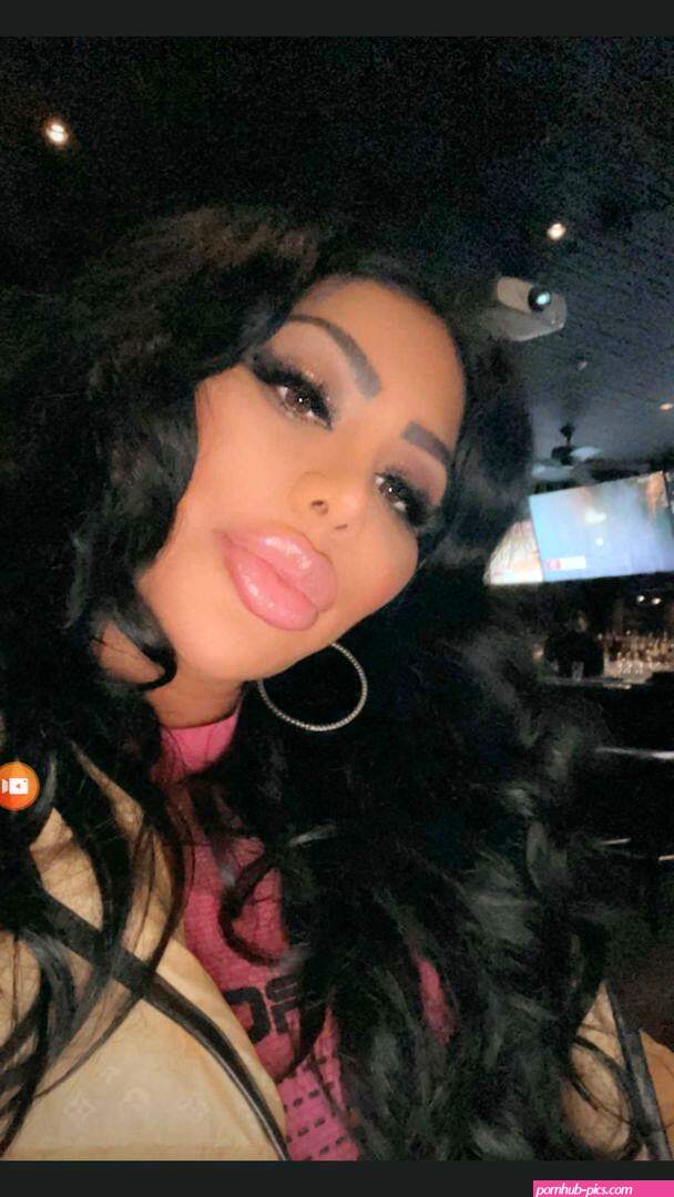 persian_baddie
