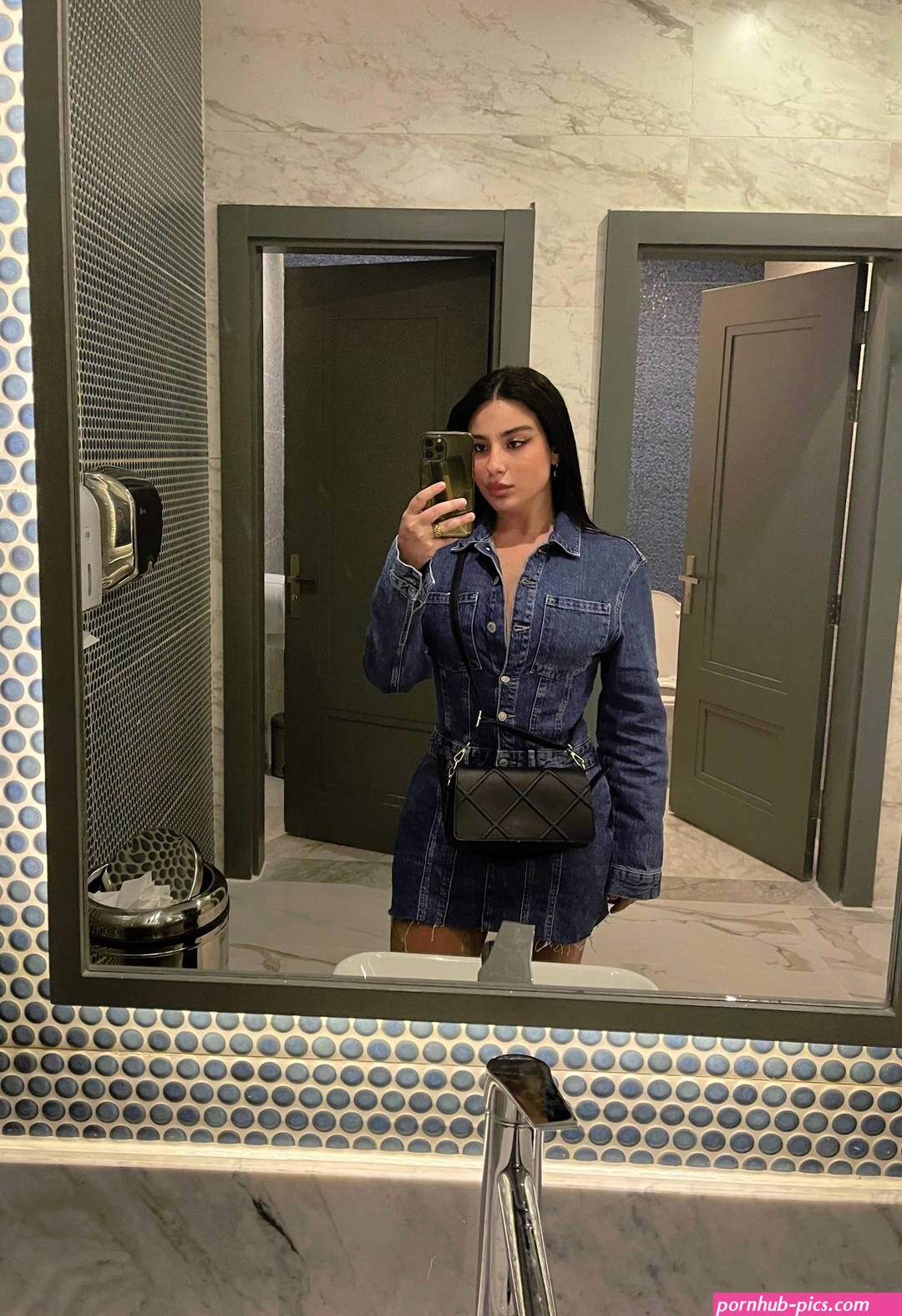 persian_baddie