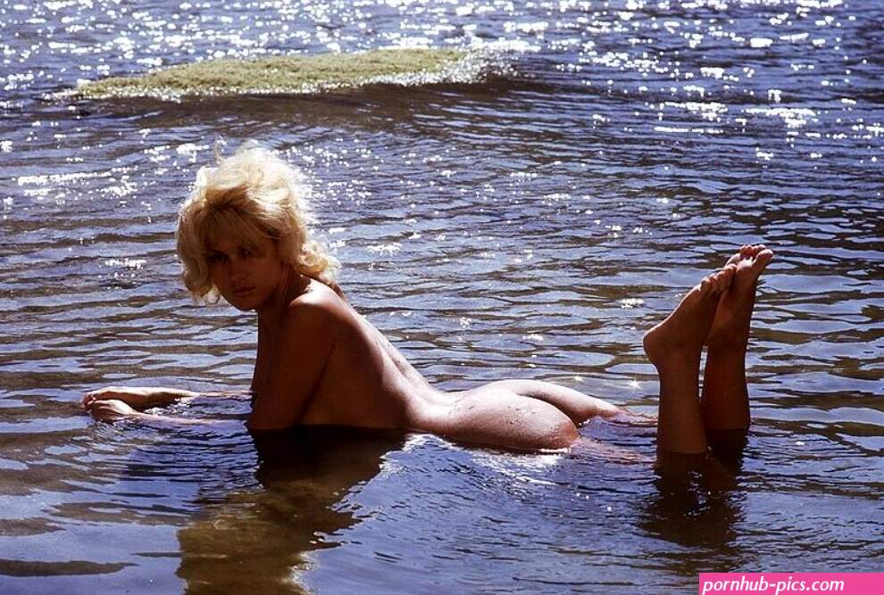 robyn hilton nude