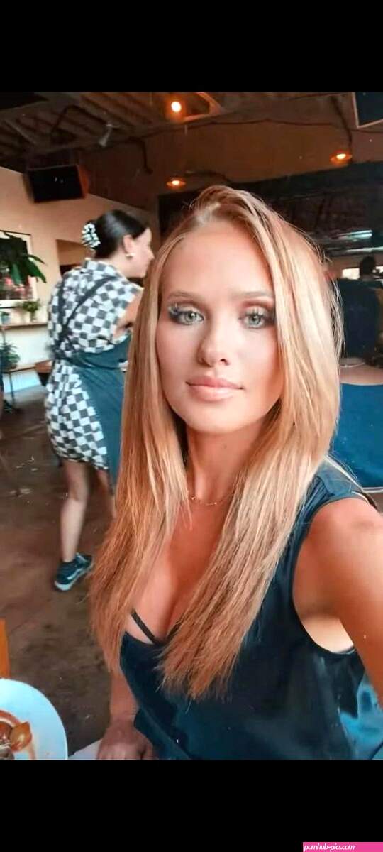 tommi lahren bikini