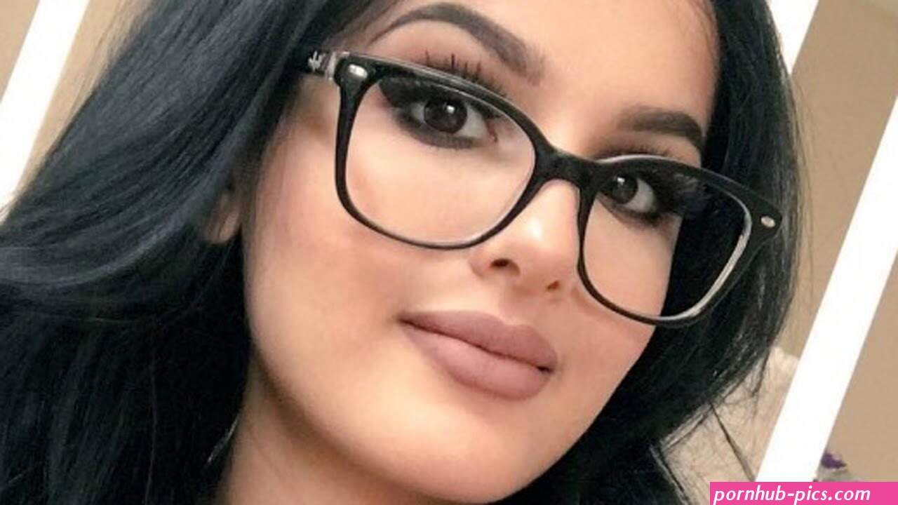 sssniperwolf nakid