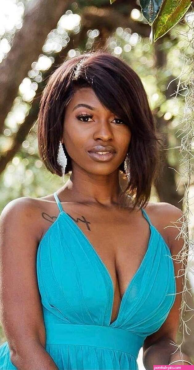 ebony tit
