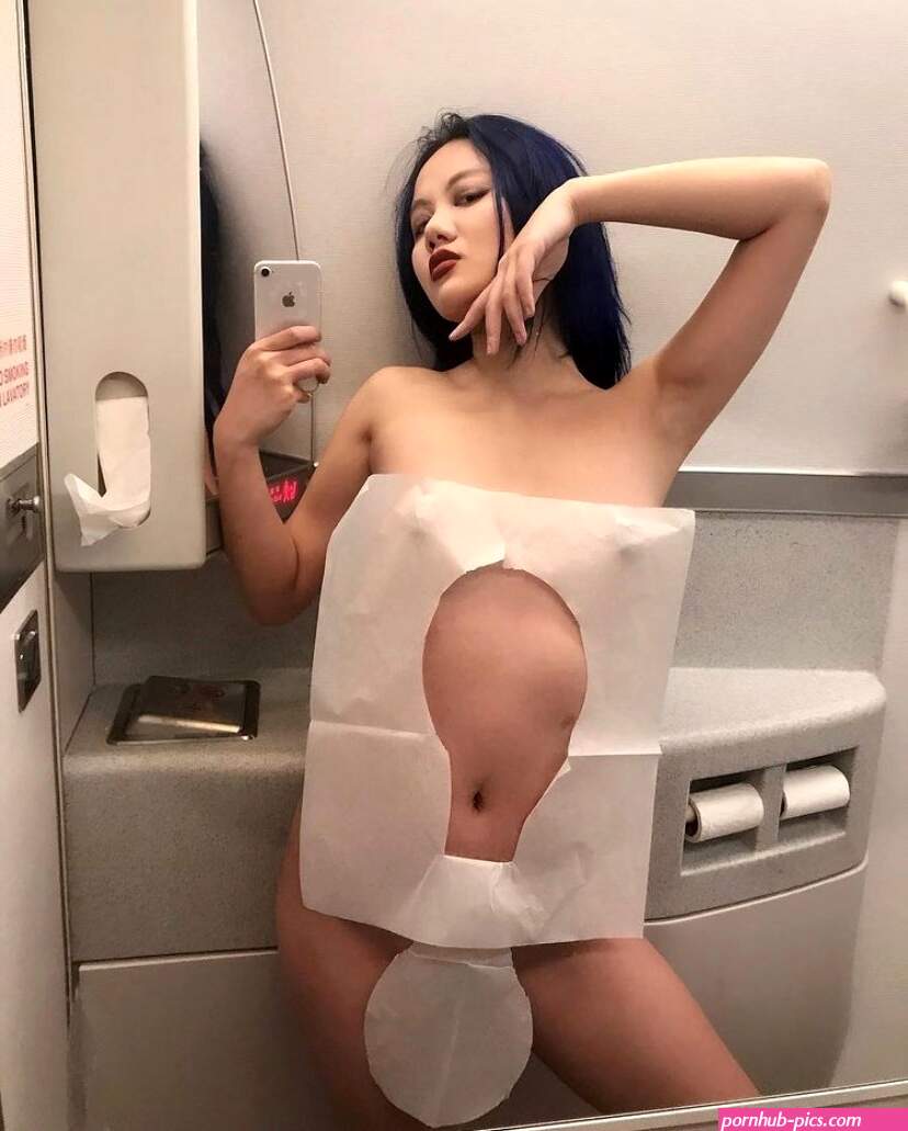 naked selfies
