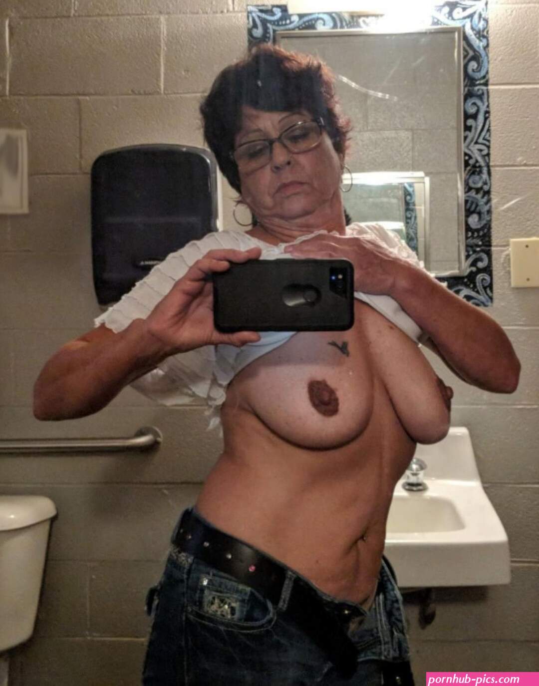 nude grannies