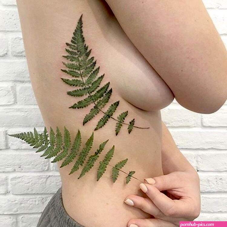 side boob tatoo