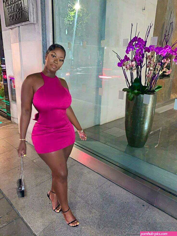 big booty mom