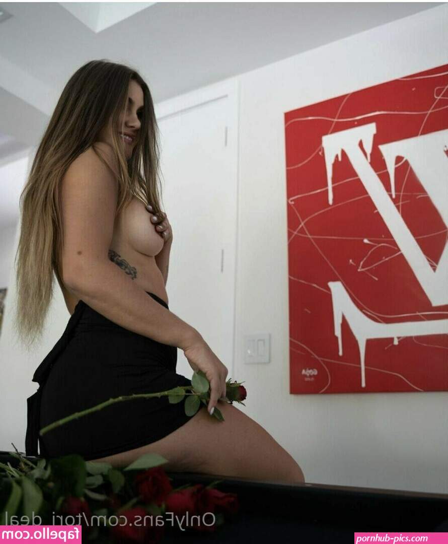 tori deal nude