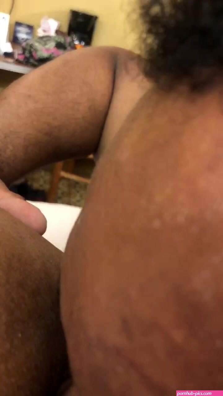 ebony asseating