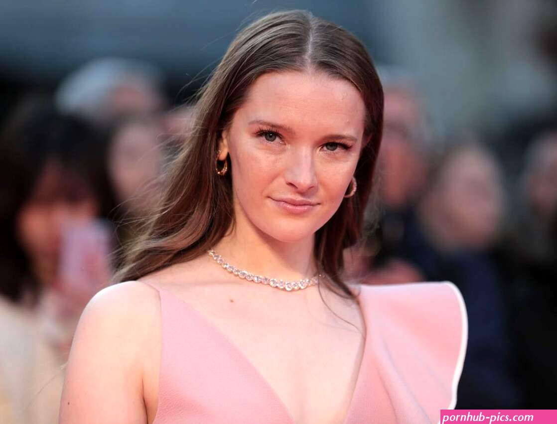 morfydd clark hot