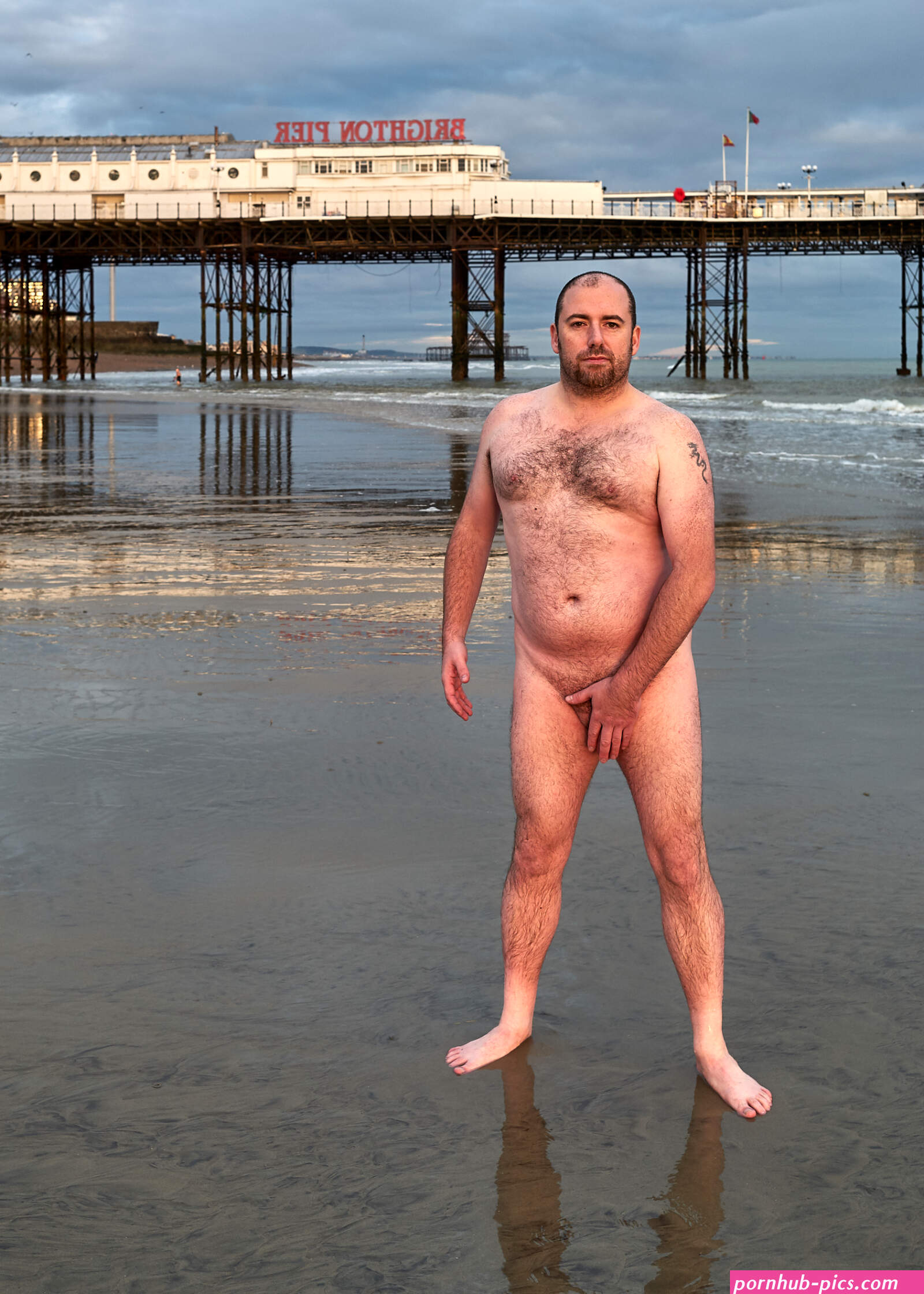 naked guyes