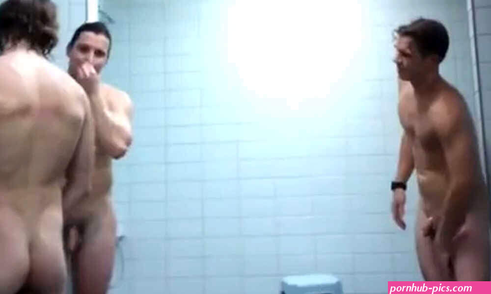 naked men shower