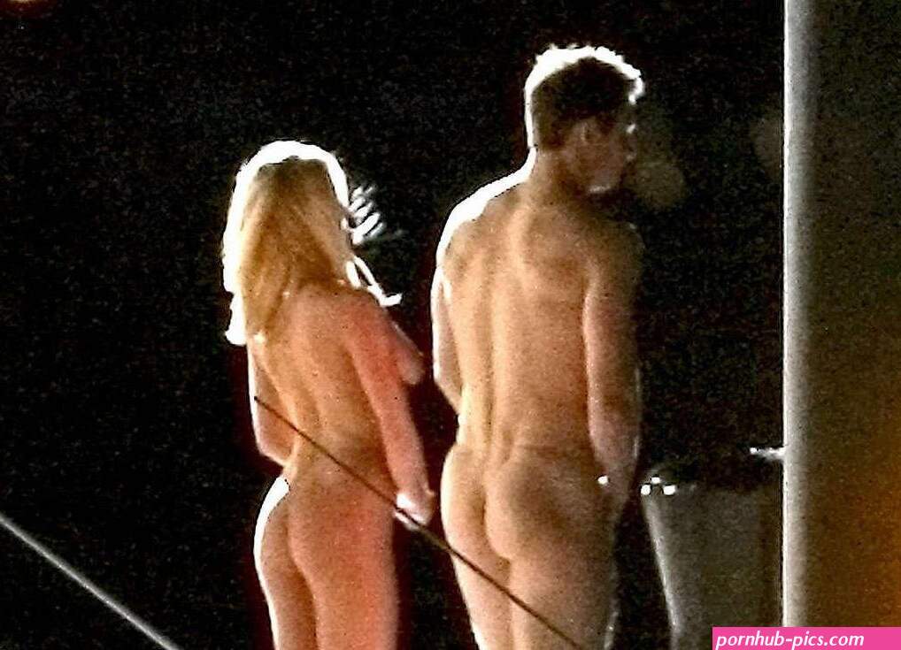 nude anna farris