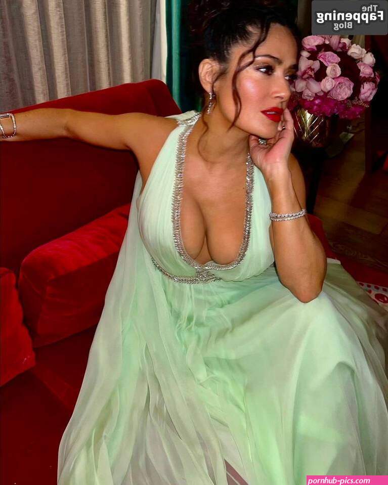 salma hayek nip slip