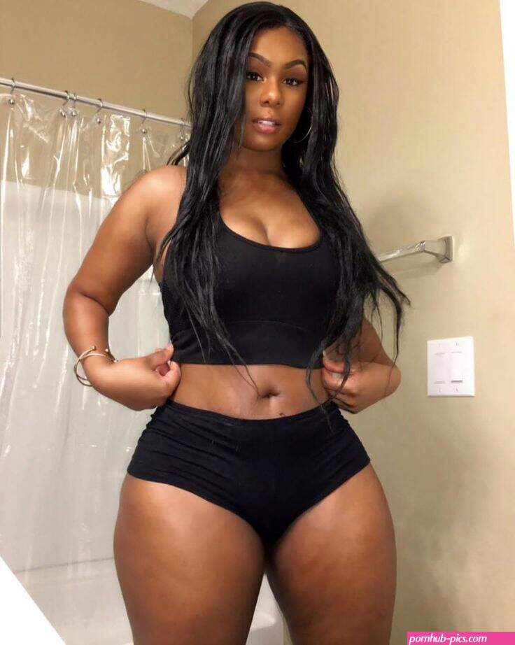 thick booty black