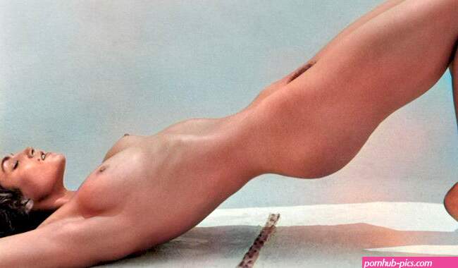Cindy Crawford Nude and Colorized From 1998!
