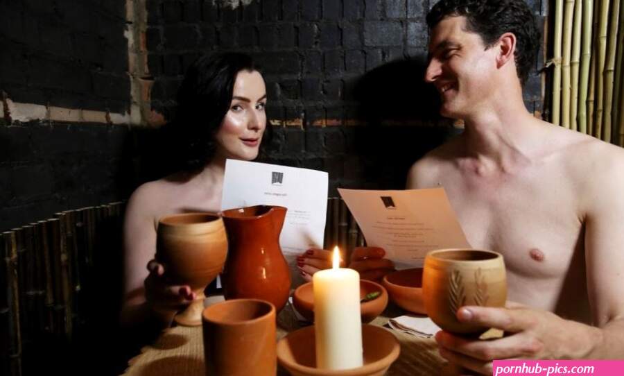 Nude restaurant turns away customers for being fat