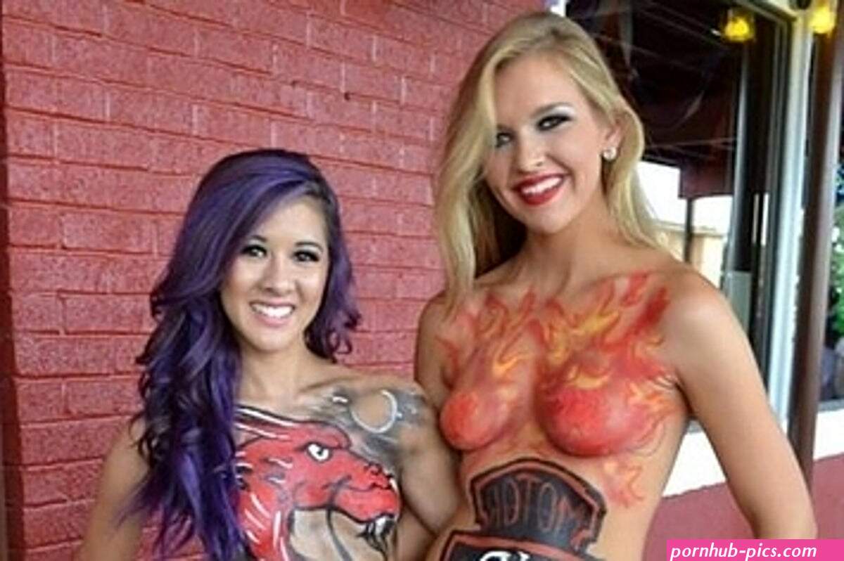 A Restaurant In Texas Called Redneck Heaven Was Told That Their Waitresses Had To Start Wearing Clothes