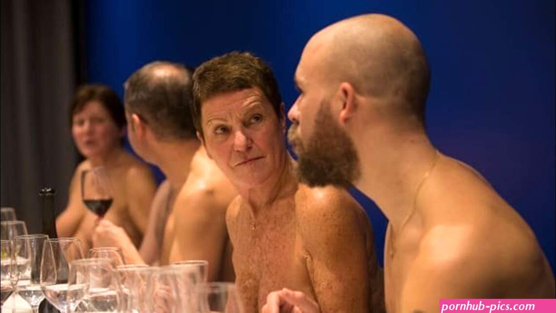Paris' first naked restaurant to close | fox43.com