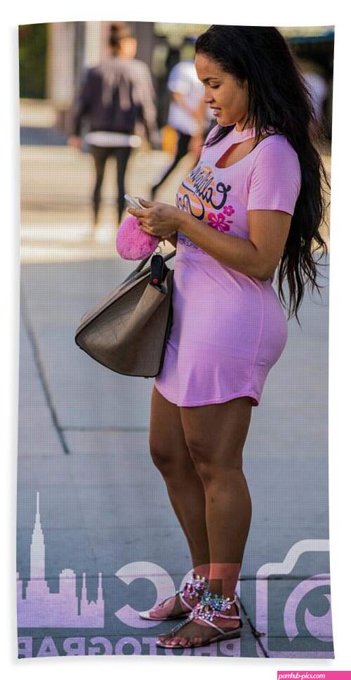 Rosa Acosta / No make up Bath Towel by David Castle
