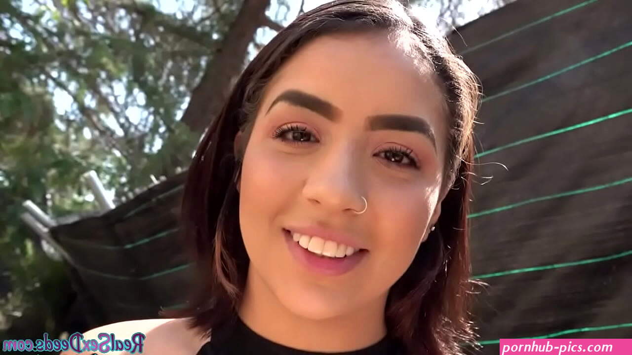 Spanish babe gets fucked in public after giving blowjob