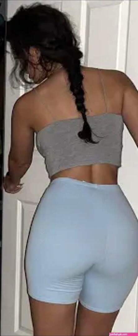 Sssniperwolf_tits_ass | Pictures | Scrolller