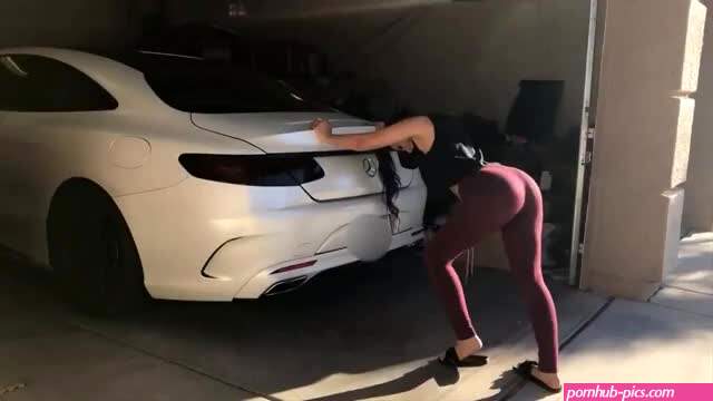 Top 30 Sssniperwolf Butt GIFs | Find the best GIF on Gfycat