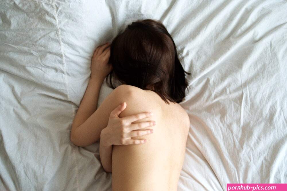 Sleeping Naked Pictures | Download Free Images on Unsplash