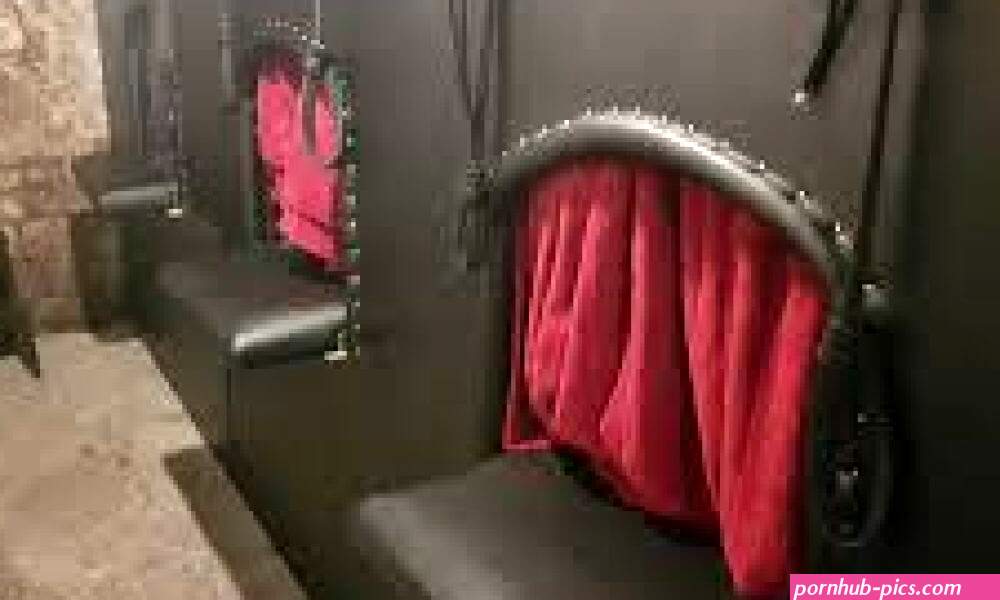 Why you need to try a GloryHole (Czech Female Gloryholes too)