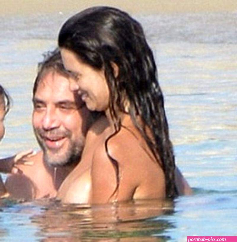 Penelope Cruz Nude Paparazzi Photos