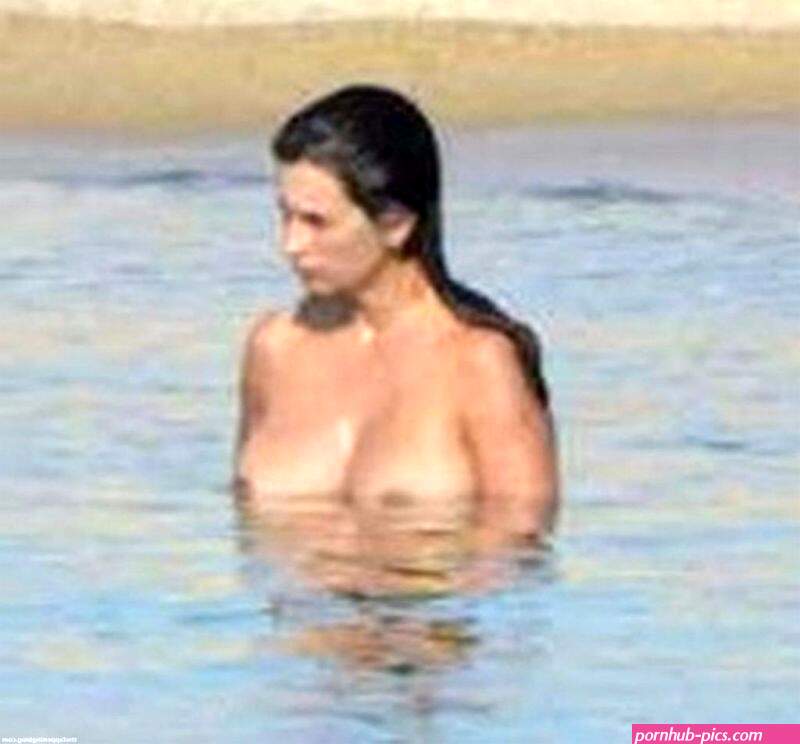 Penelope Cruz Naked Tits