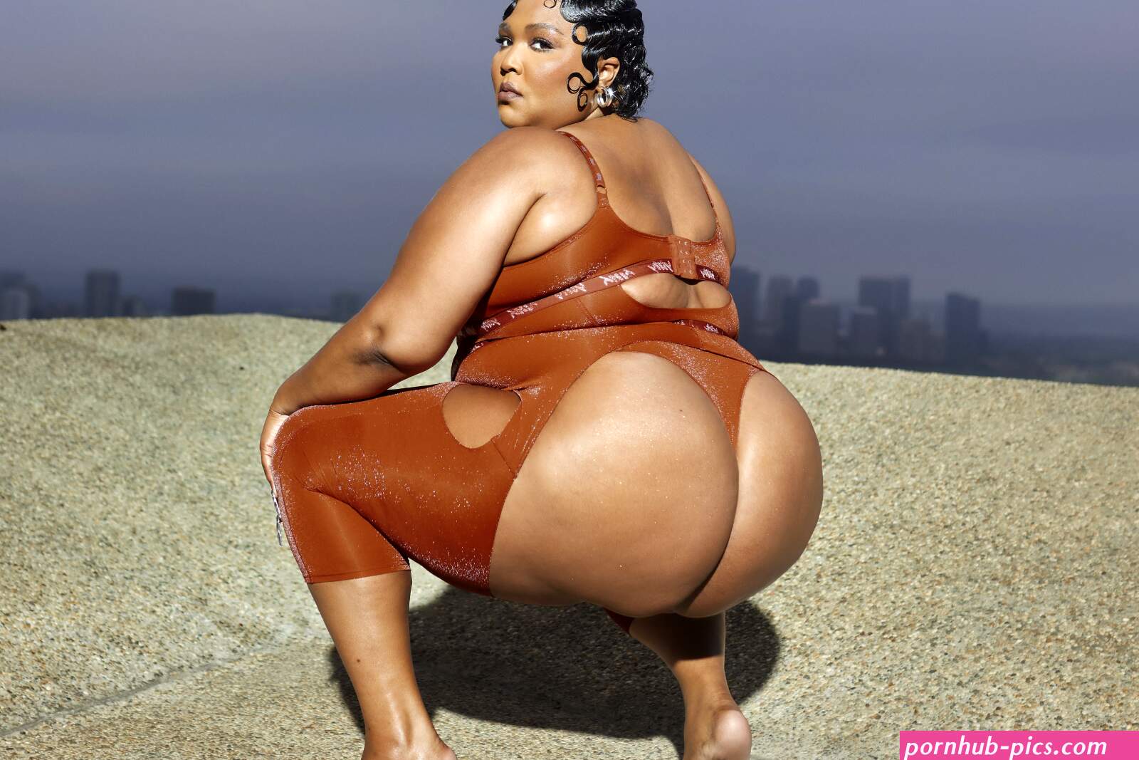 Lizzo Wears Yitty Ass Out Capris on Instagram | POPSUGAR Fashion