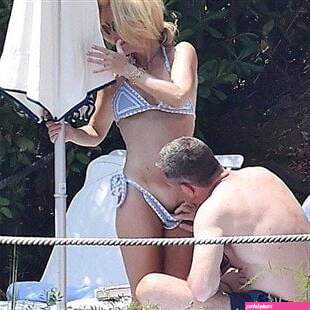 Gillian Anderson Nude Photos & Naked Sex Videos