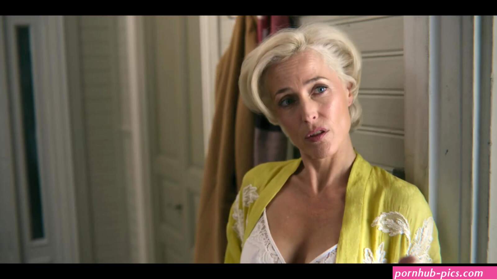 Gillian Anderson Hot