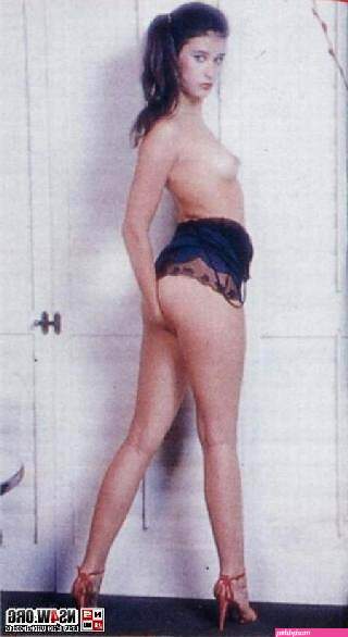 Demi Moore nude photo shoot at 18yrs old (22 photos) | Erooups.com