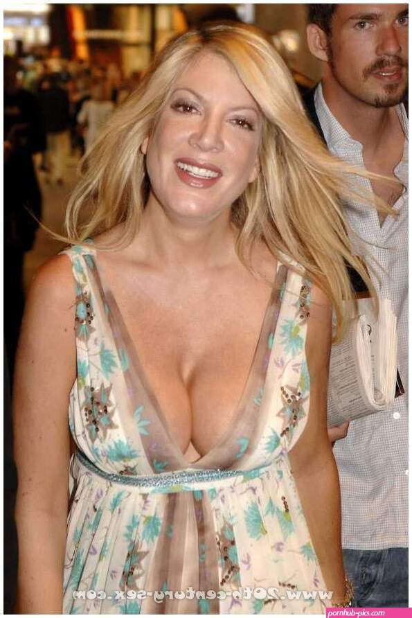 Tori Spelling naked photos :: Free nude celebrities.