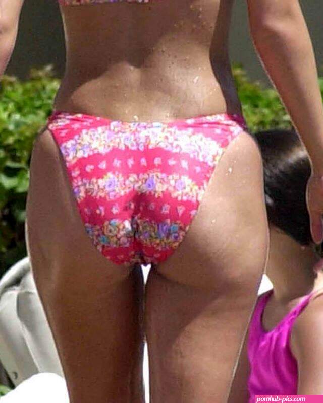 Tori Spelling Tits