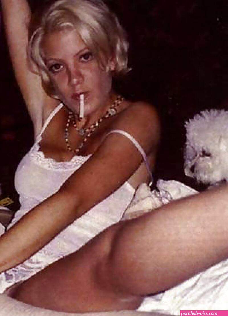 Tori Spelling Nude Photo and Video Collection
