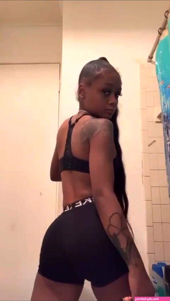Young ebony pooping