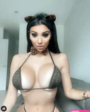 Chloe Khan Porn Pics and XXX Videos