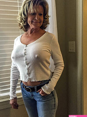 Naked Old Ladies and Mature Porn Pics