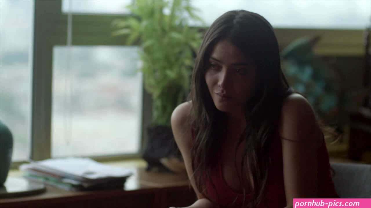 Teresa Ruiz – Aqui En La Tierra S01E03