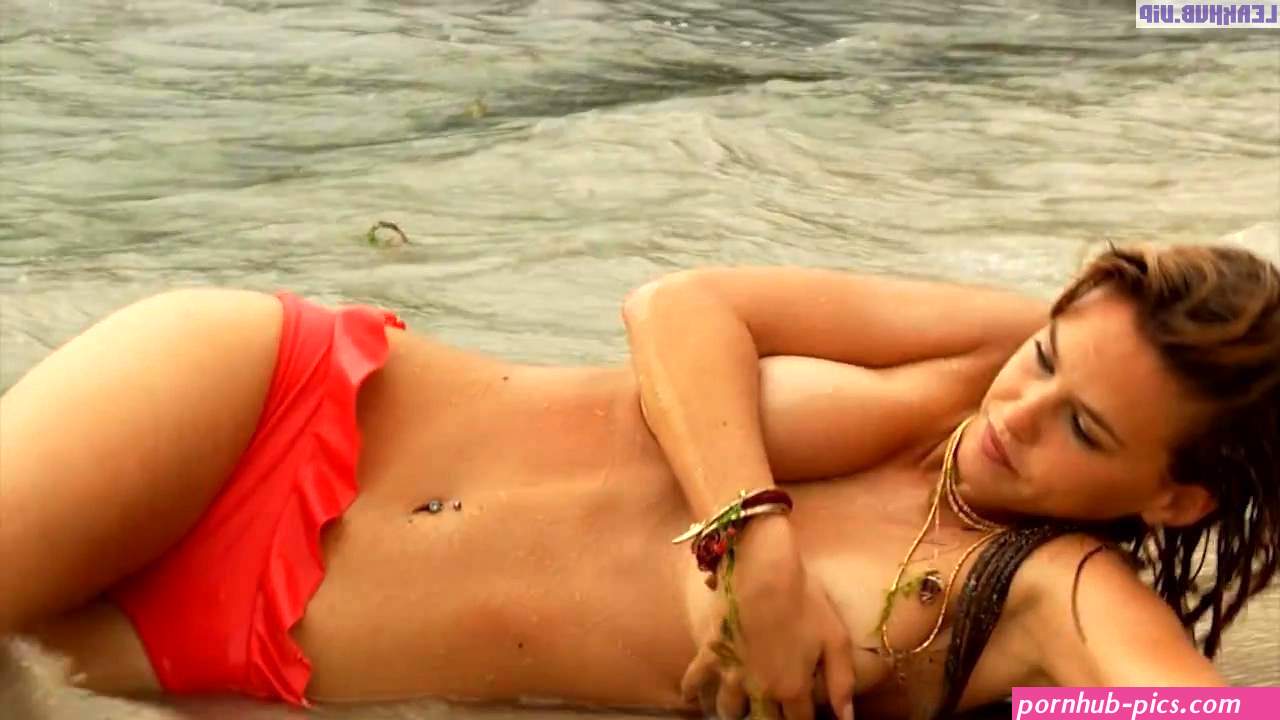 Bar Refaeli Naked Photos